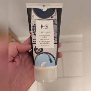 R+Co Turntable Curl Defining Crème - Black